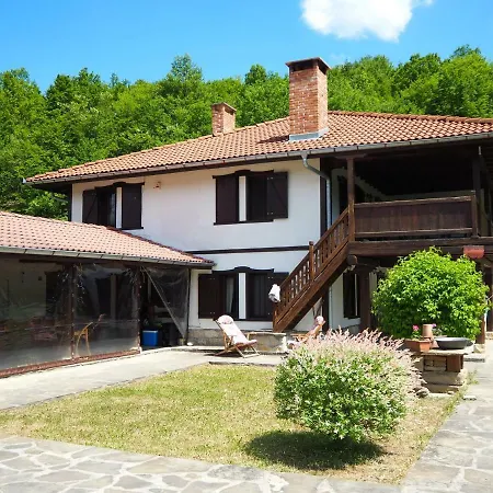 Къща За Гости Младата Баба Apriltsi (Lovech)