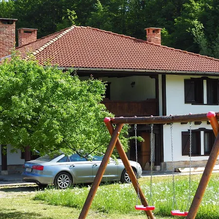 Къща За Гости Младата Баба Feriehus